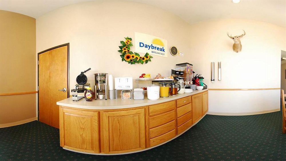 Days Inn & Suites By Wyndham Llano Exterior photo